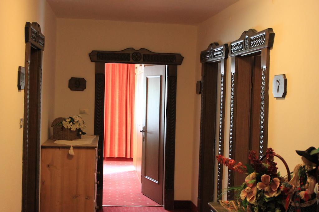 Albergo Alisander Corvara In Badia Exterior foto