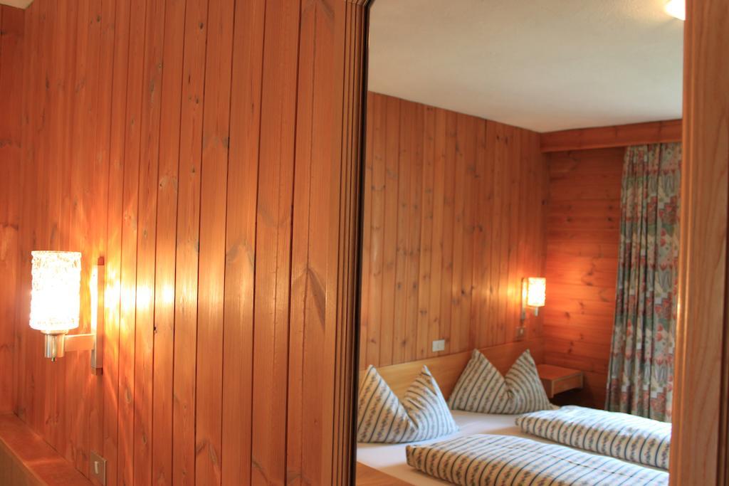 Albergo Alisander Corvara In Badia Exterior foto